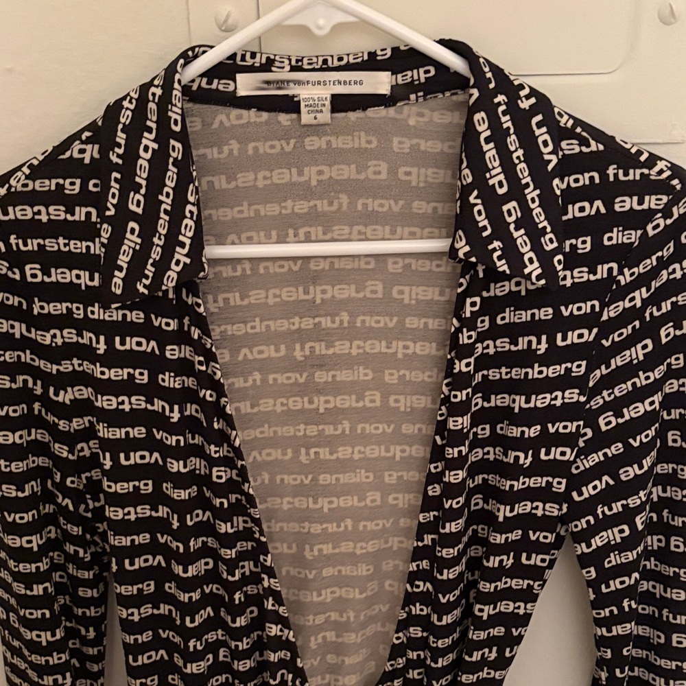 Diane Von Furstenberg Black and White Wrap Dress - Picture 4 of 11